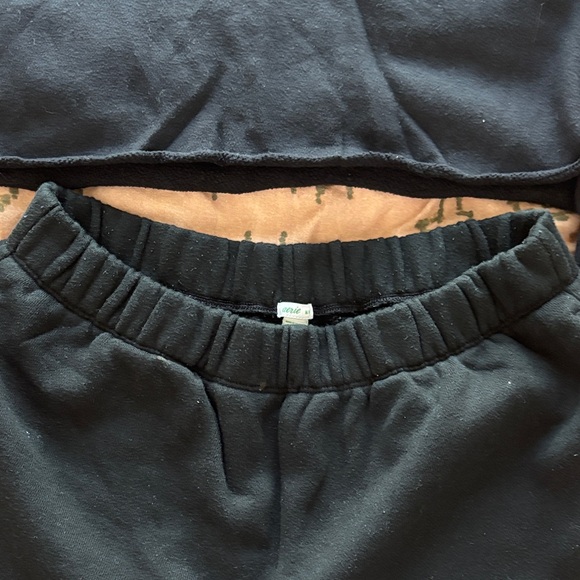 Aerie Black Cropped Sweatshirt & Shorts Set - Picture 4 of 5